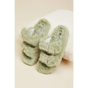 Cape Robbin Buckled Fuzzy Sherpa Slippers Sandals Size 6